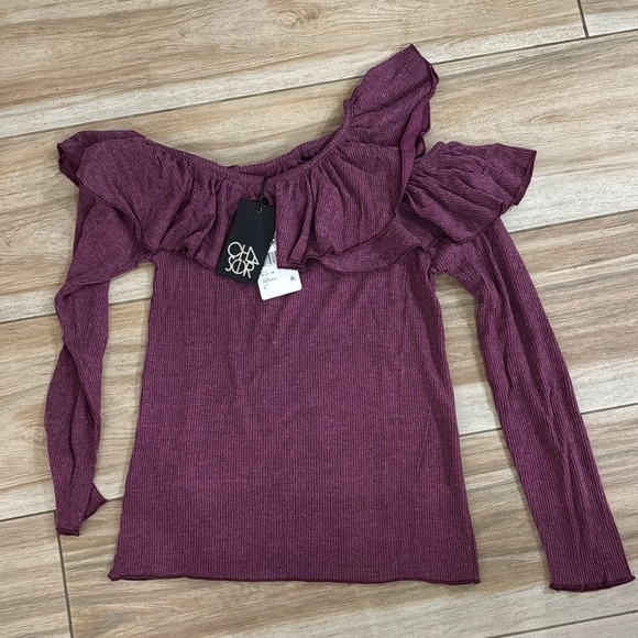 Chaser Ribbed Purple Ruffled Off the Shoulder and Cold Shoulder Blouse NWT - Picture 7 of 10